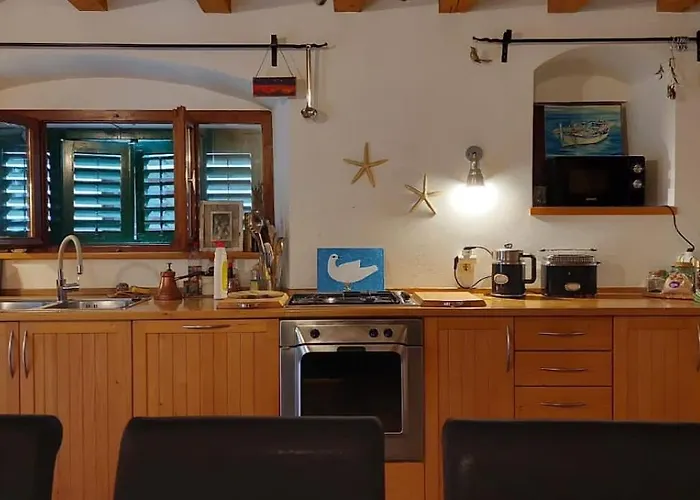 Torriano Holiday House